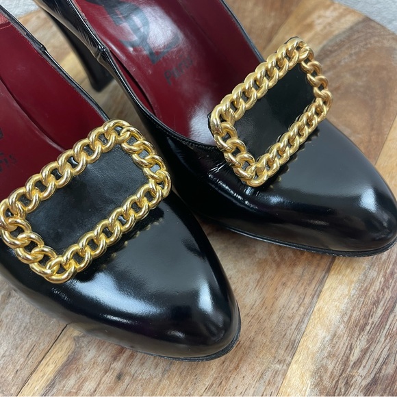 Vintage l 70s 7M YSL Paris Tailored Black Patent Leather Gold Chain Buckle Heels - Picture 9 of 15